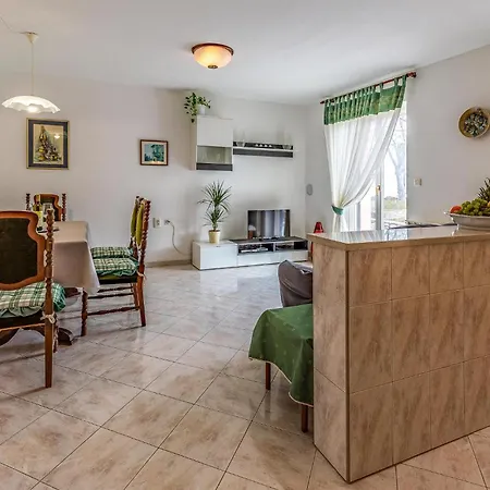 Beautiful In Labin With Wifi Apartment